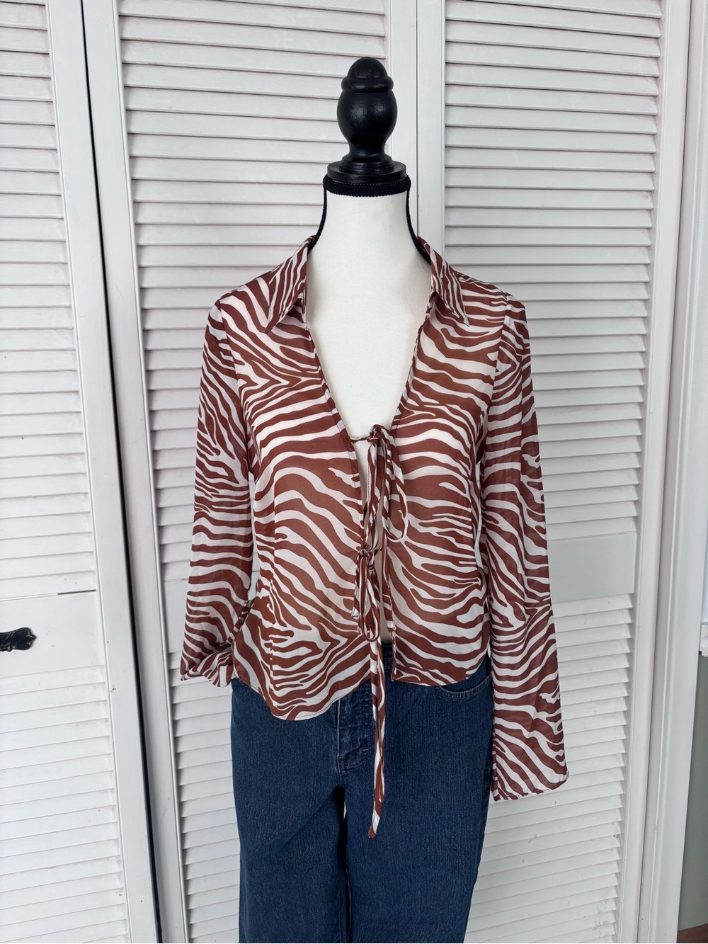 Le Lis Collection Long Sleeve Brown Zebra Print Tie-Front Women's Blouse Medium